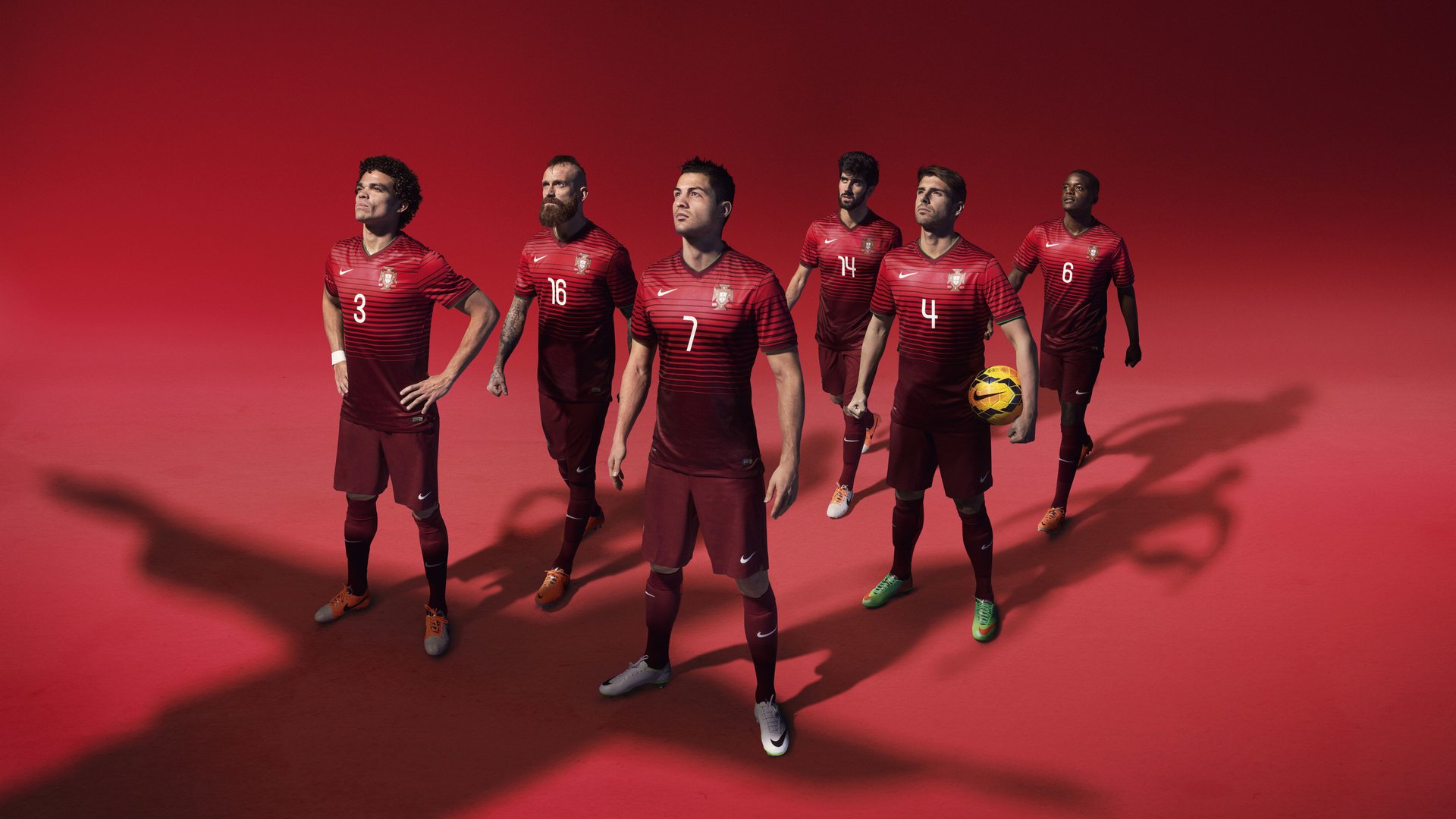 五大联赛是否普遍采用前场控球后中路传递提速战术,控球前锋